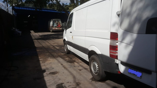 Mercedes Benz Sprinter 411