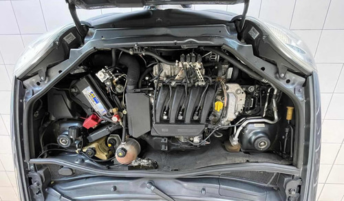 Imagen 12 de 13 de Renault Kangoo 2016 1.6 Furgon Ph3 Confort 5as Lc