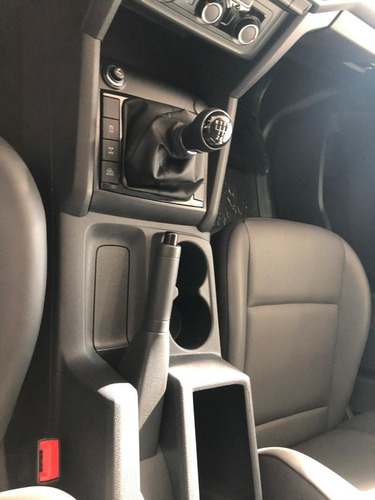 Volkswagen Amarok Trendline 4x2 Dc Mt. (mb)