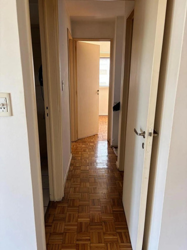 Acassuso, Departamento En Venta De 3 Ambientes En Excelente Estado