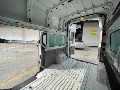 Imagen 8 de 13 de Renault Trafic 1.9 Tdi Mt 2013
