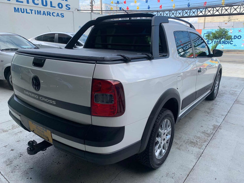 Imagem 5 de 10 de Volkswagen Saveiro 1.6 16v Cross Cab. Dupla Total Flex 2p