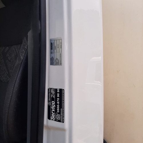 Imagem 9 de 15 de Caminhao Mb Accelo 815 Bau Refrigerado