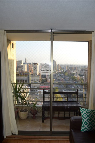 Departamento En Venta De 2 Dorm. En Santiago, M. Santa Ana