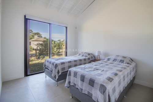 Casa 4 Dormitorios En Pinar Del Faro, José Ignacio- Ref: 2646