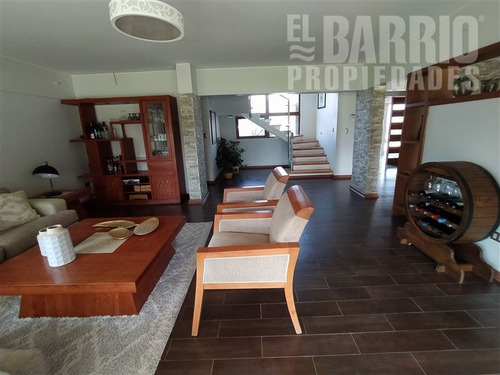 Imagen 12 de 30 de Casa En Venta De 6 Dorm. En Colina