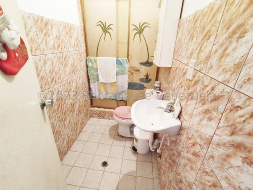 Amplia Casa En Venta Ubicada En Calle Tranquila Y Segura De El Paraíso Cabudare,gabriela C