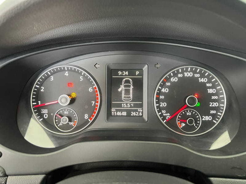 Imagem 13 de 15 de Volkswagen Jetta 2.0 Comfortline Flex 4p Aut 2013
