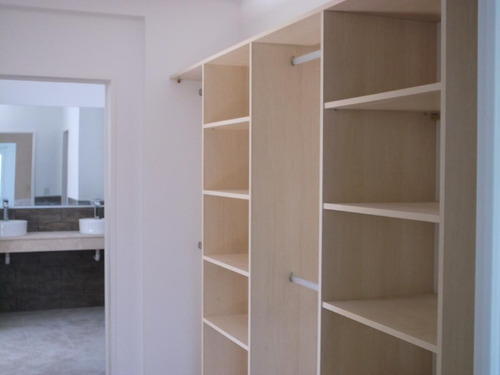 Imagen 3 de 9 de Casa - Los Lagos Excelente Casa En Venta
