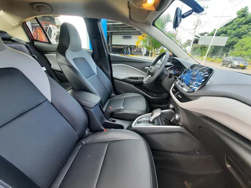 Chevrolet Onix 1.0T Premier Sedan At