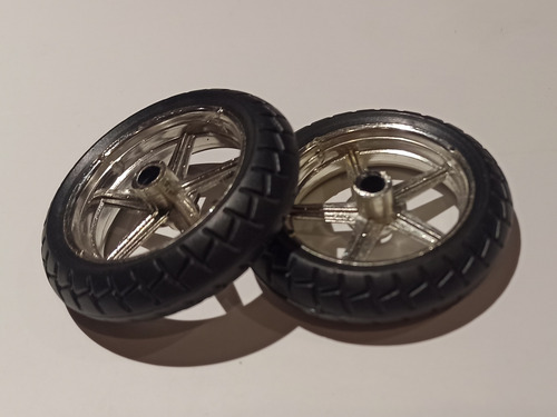Imagen 9 de 9 de 2 Ruedas Plásticas Para Maquetas Motos De Juguete 5,5 Cm