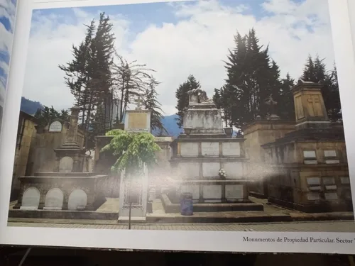 Historia Arte Y Belleza A Simple Vista - Cementerios Bogotá (Usado)