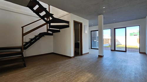 Venta Casa Shangrila Tres Dormitorios