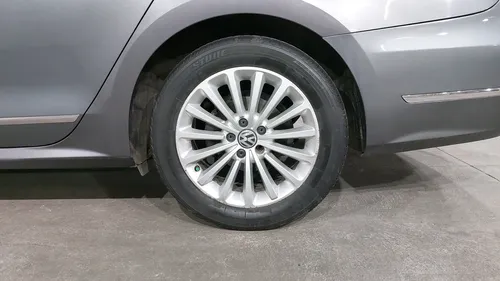 Volkswagen Passat 2.5 SPORTLINE