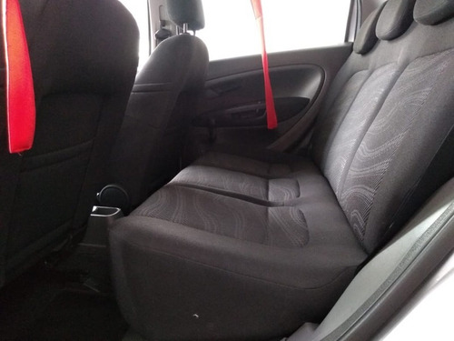 Fiat Punto Attractive 1.4 (flex) - Completo