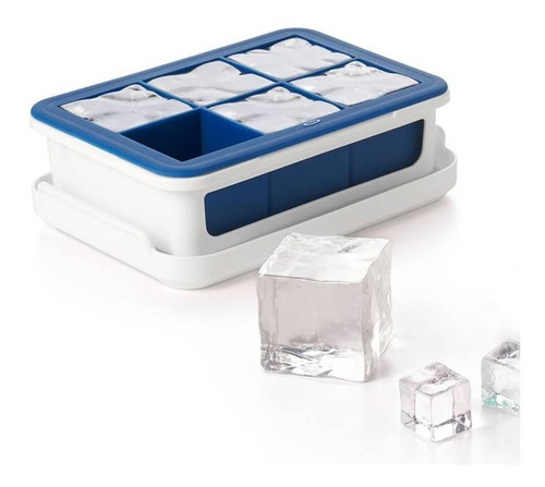 Cubetera Hielos Xl Con Tapa Oxo Color Blanco Y Azul