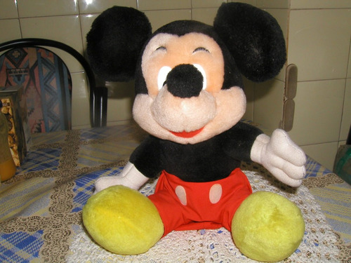 Peluche De Mickey Mouse ( Aprox. 30 Cms.) Hermoso