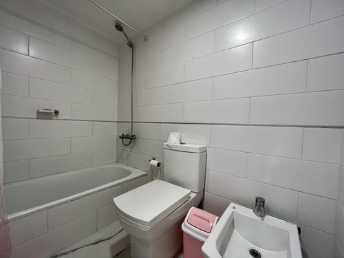 Impecable Semipiso Con Terraza Y Piscina Sobre Av. Libertador En Martinez.