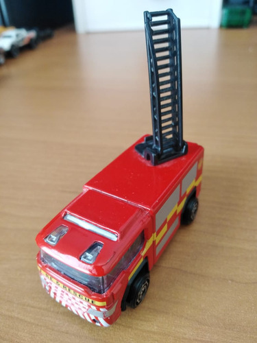 Camión De Bomberos Con Escalera Marca Teamsterz (Usado)