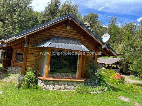 Casa Con Amplio Jardin En Altos De Manzano - La Angostura