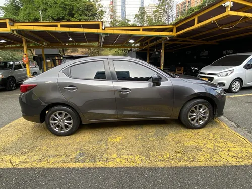 Mazda 2 1.5 Touring Mt 2021