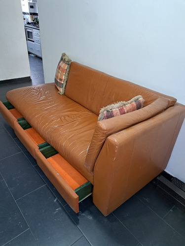 Sofa Cajonero En Cuero