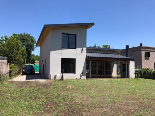 Imagen 2 de 24 de Venta - Casa En Barrio La Cuesta - Bayugar Negocios Inmobiliarios