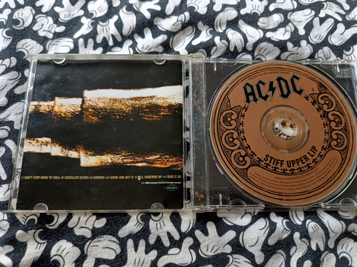 Acdc - Stiff Upper Lip (Usado)