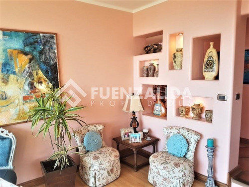 Casa En Venta De 5 Dorm. En Viña Del Mar