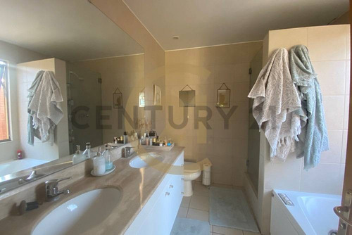 Arriendo Casa En Condominio Los Trapenses