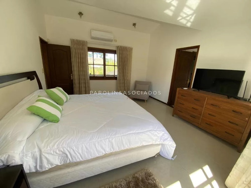 Casa A La Venta De 3 Dormitorio En Beverly Hills, Punta Del Este.