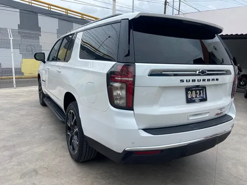 Chevrolet Suburban 5.3 Rst 4X4 At