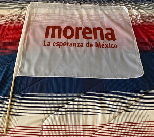 Bandera De Morena 70 X 60 Cms, Asta 82 Cms (300pzas)