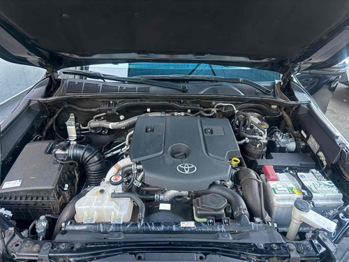 Toyota Hilux 2.8 D-4D TURBO DIESEL CD SRX 4X4 AUTOMÁTICO