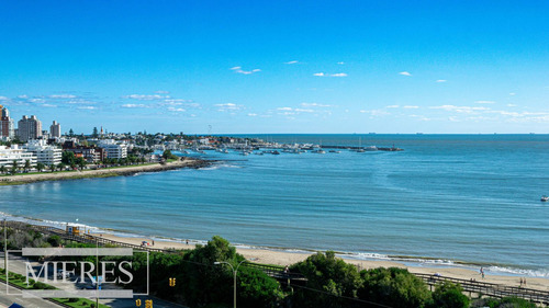 Venta Apartamento 4 Dormitorios- Playa Mansa (ref: Atm-7511)