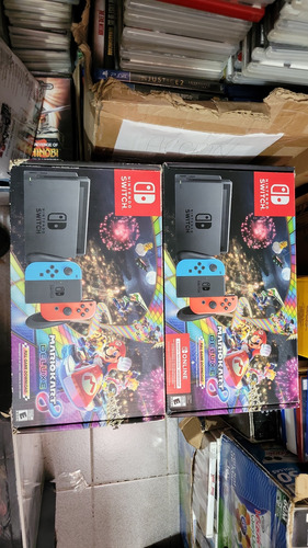 Consola Nintendo Switch Neón 1.1 + Caja Versión Mario Kart (Usado)