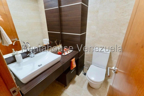 Bella Casa Moderna Con Jardín En Calle Cerrada En Venta La Lagunita Country Club I