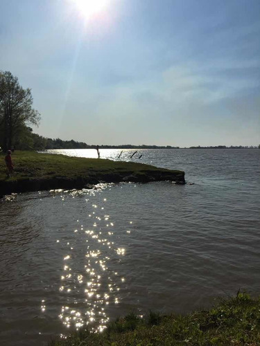 Chacras Del Paraná 1, Lima, Zárate