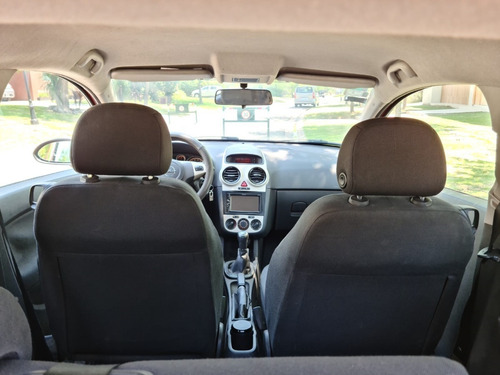 Imagen 12 de 15 de Opel Corsa 1.3 Cdti 3 Puertas 2007 / Rojo / Turbo Diésel