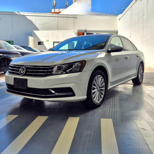 Volkswagen Passat 2.5 Comfortline At