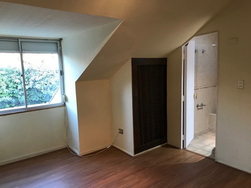 ¡espléndida Y Amplia Casa De 2 Pisos En Venta!