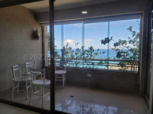 Imagen 3 de 10 de Pto. En Venta Playa Grande #23-13807 Johana Blan 04123368346