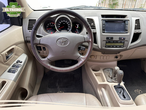Toyota Hilux Sw4 3.0 I Srv At Cuero 4x4