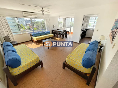 Apartamento En Venta Punta Del Este 2 Dormitorios 2 Baños Amplios Y Living Comedor Con Cocina Integrada Muy Amplio