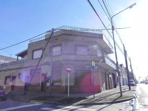 Imagen 2 de 8 de Local En Alquiler En La Tablada