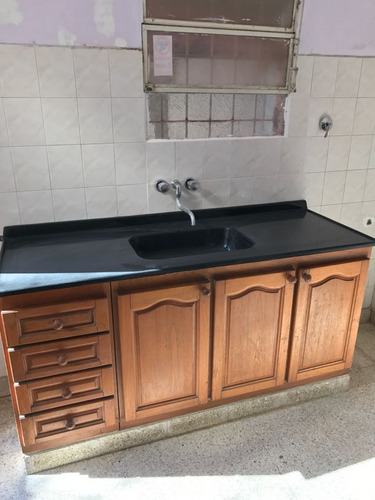 Vendo Casa Ph De Dos Dormitorios Con Placard, Baño, Cocina-comedor Amplio Y Patio. Cochera Cerrada. Propietario Directo. Apta Credito. Planos Actualizados