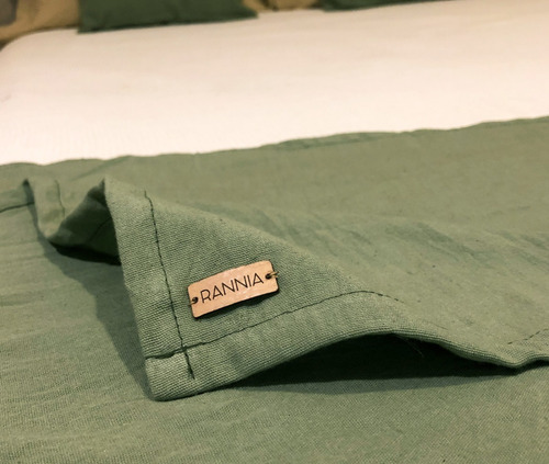 Imagen 2 de 10 de Pie De Cama Tusor Con 2 Almohadones 40x40cm. 100% Algodon