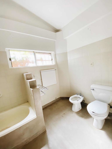 Imagen 13 de 18 de Venta Casa 4 Ambientes En La Horqueta, San Isidro, Con Jardín, Quincho Y Pileta