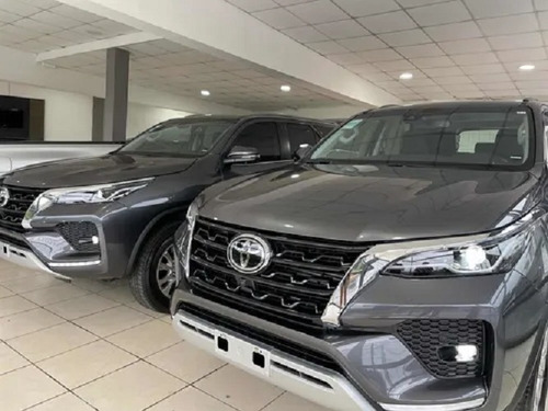 Imagen 1 de 15 de Toyota Sw4 Srx 4x4 At 2.8 204cv