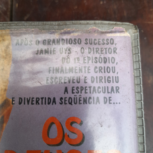 Imagem 3 de 6 de Fita Vhs Os Deuses Devem Estar Loucos 2 Sem Mofo Original.